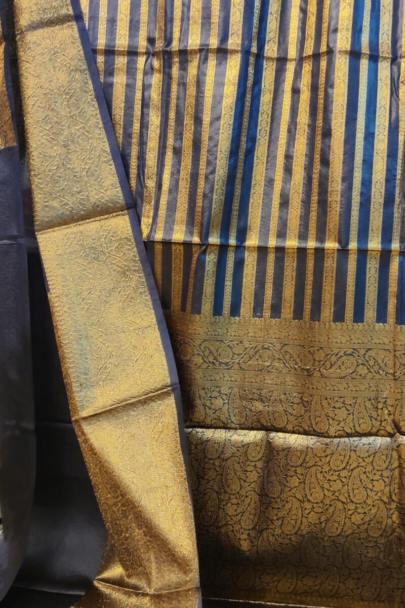 Banarasi Bloom: Black and Gold Khadi Silk Saree with Banarasi Weave - Image 3