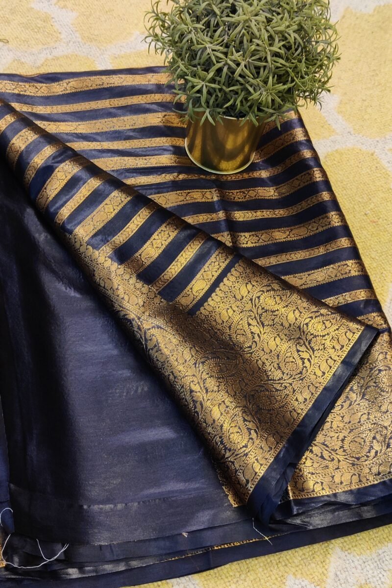 Banarasi Bloom: Black and Gold Khadi Silk Saree with Banarasi Weave - Image 4