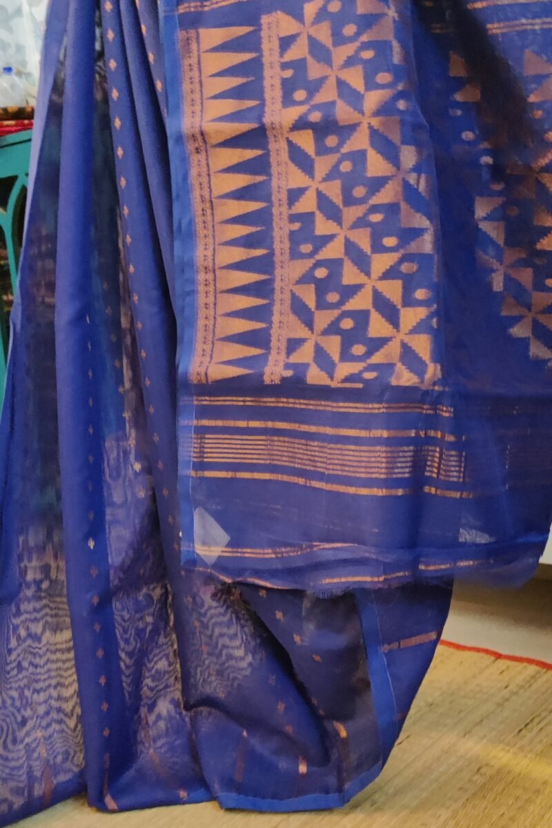 Jamdani Joy - Navy Blue and Bronze Mul Cotton Handwoven Jamdani Saree - Image 6