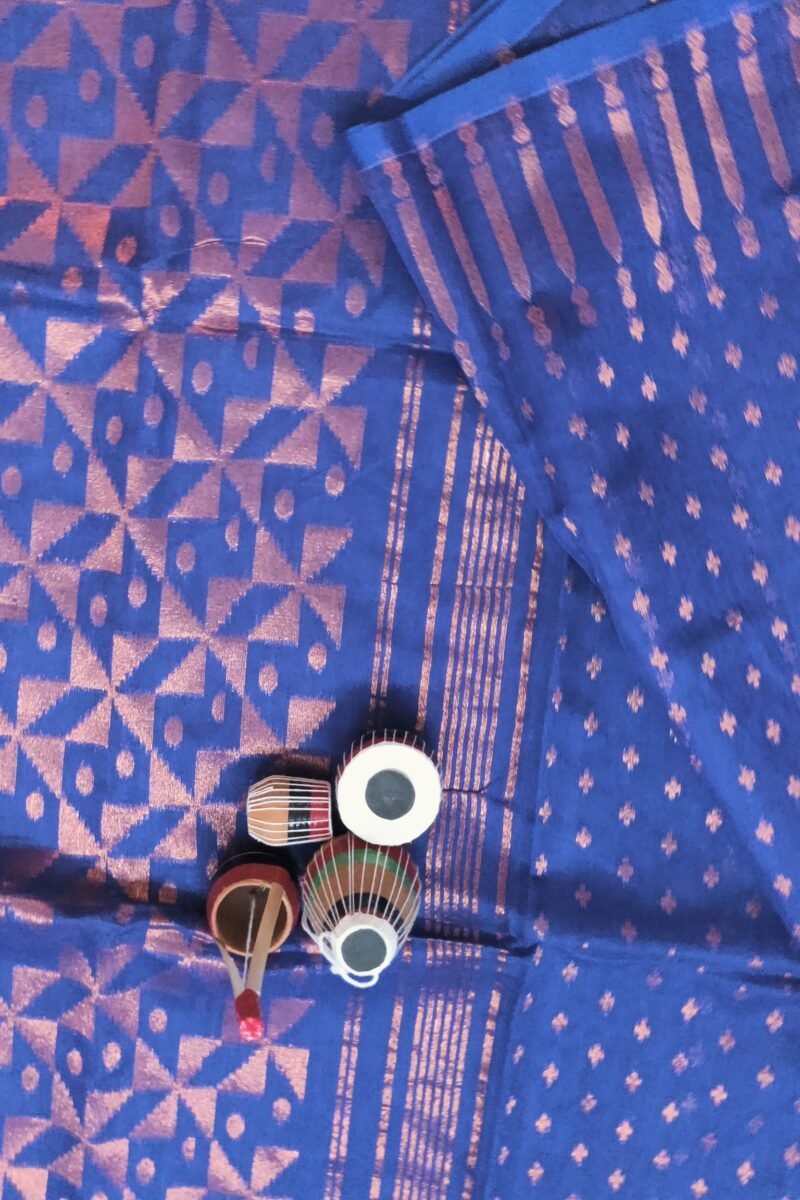 Jamdani Joy - Navy Blue and Bronze Mul Cotton Handwoven Jamdani Saree - Image 7