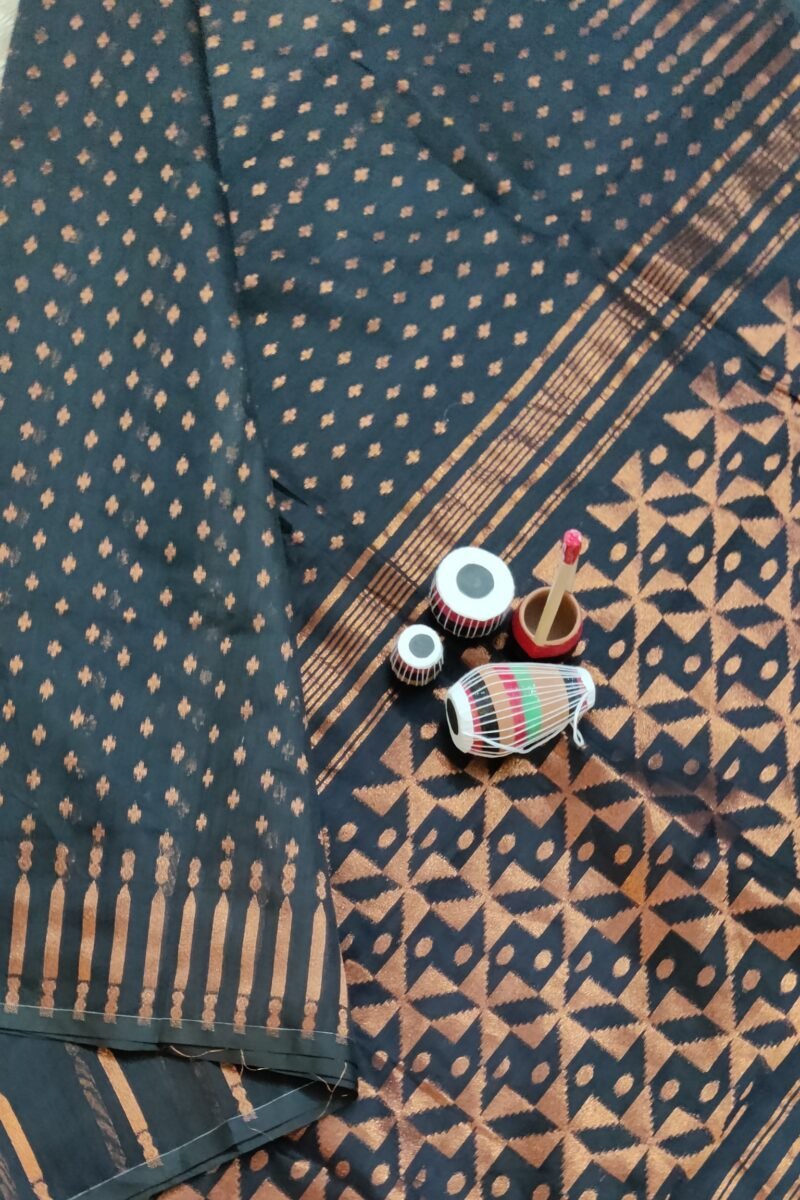 Jamdani Joy - Black and Bronze Mul Cotton Handwoven Jamdani Saree - Image 6