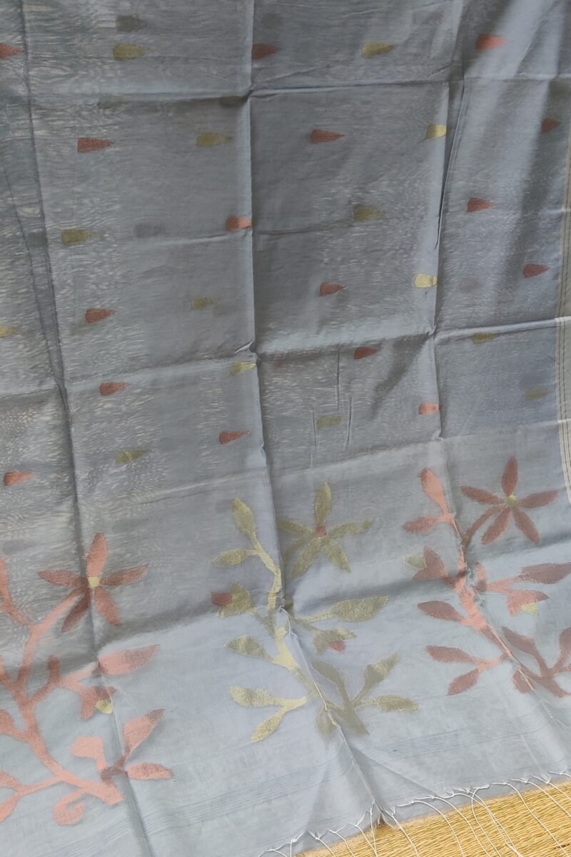 Jamdani Joy - Grey Pastel Mul Cotton and Silk Handwoven Jamdani Saree - Image 3