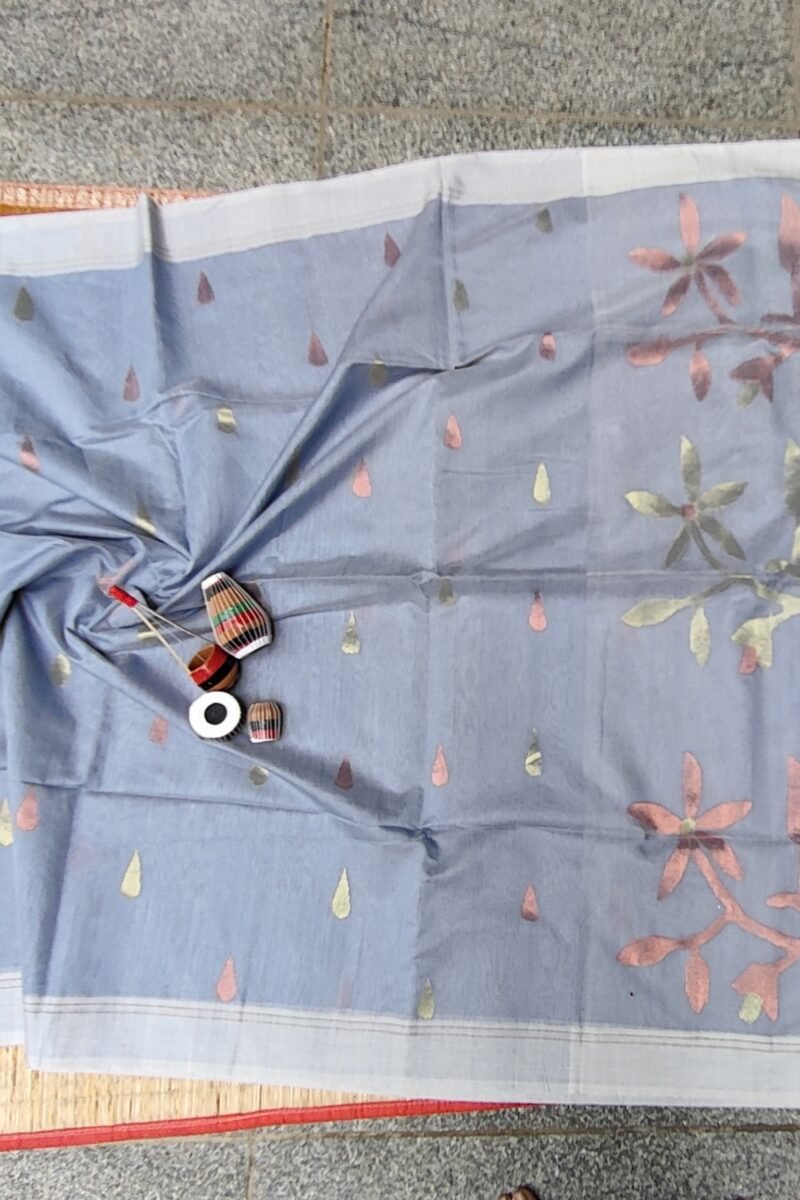 Jamdani Joy - Grey Pastel Mul Cotton and Silk Handwoven Jamdani Saree - Image 4