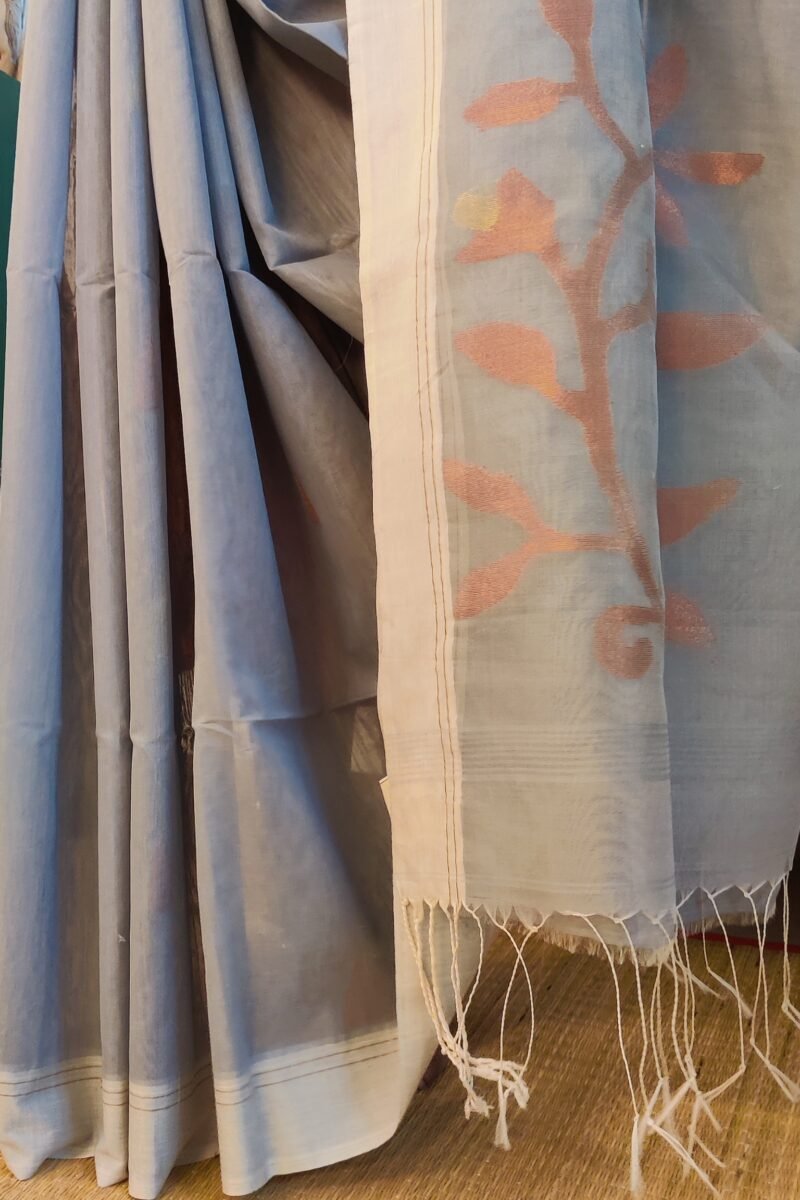 Jamdani Joy - Grey Pastel Mul Cotton and Silk Handwoven Jamdani Saree - Image 7