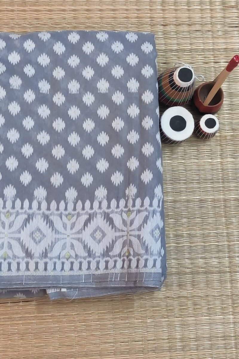 Jamdani Joy - Grey and White Cotton Handwoven Jamdani Saree - Image 2