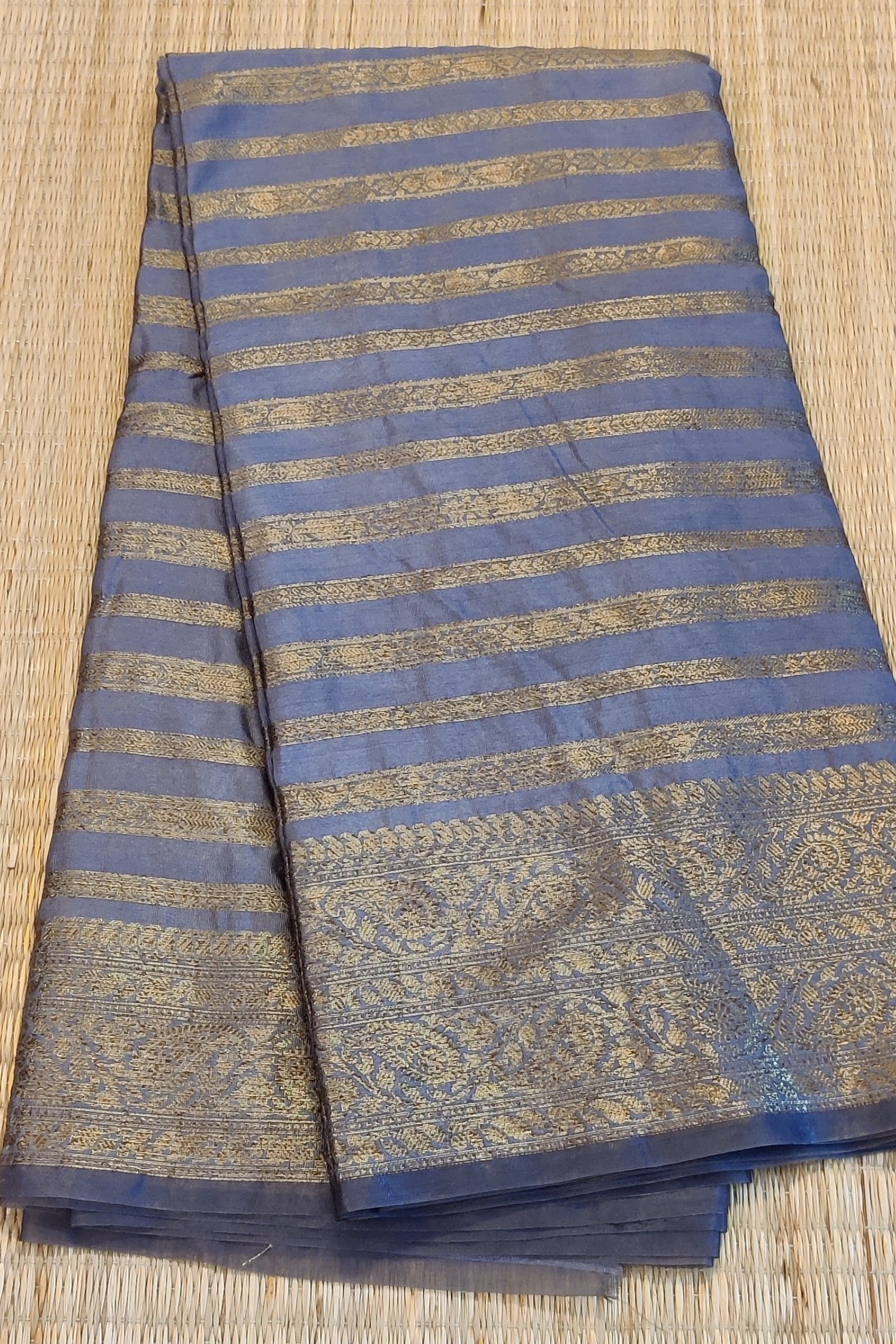 Banarasi Bloom: Soft Grey and Gold Khadi Silk Saree with Banarasi Weave - Image 6