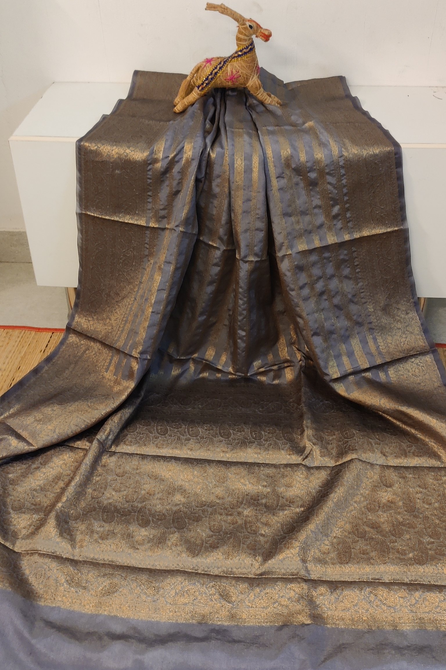 Banarasi Bloom: Soft Grey and Gold Khadi Silk Saree with Banarasi Weave