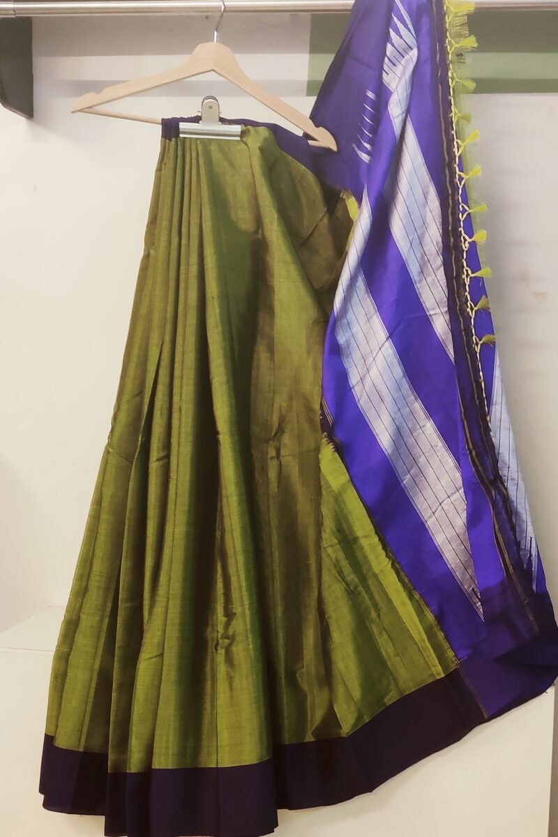 Ilkal Heritage - Crocodile Green with Dark Purple Self Weave Border - Ilkal Cotton Silk Saree - Image 2
