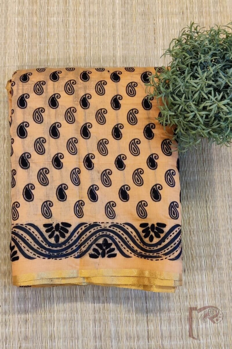 Chanderi Charisma – Light Orange Chanderi Silk Saree with Black Embroidered Mango Motifs and Intricate Printed Pallu - Image 2