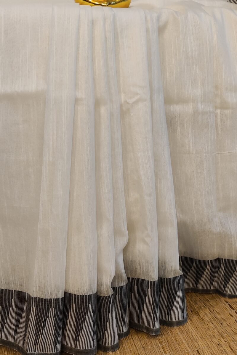 Viscose Vibrance: Pure White and Black Temple Border Kota Viscose Saree - Image 5