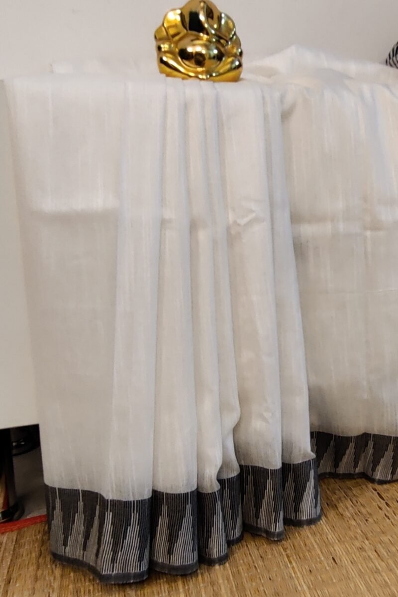 Viscose Vibrance: Pure White and Black Temple Border Kota Viscose Saree - Image 8