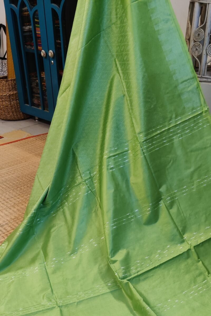 Viscose Vibrance: Parrot Green and White Thread Work Kota Viscose Saree - Image 3