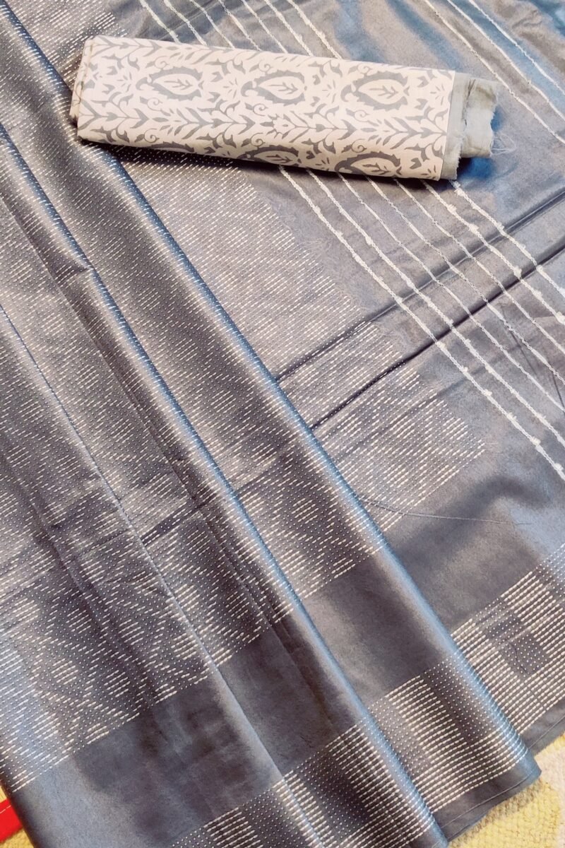 Viscose Vibrance: Grey and White Thread Work Kota Viscose Saree - Image 4