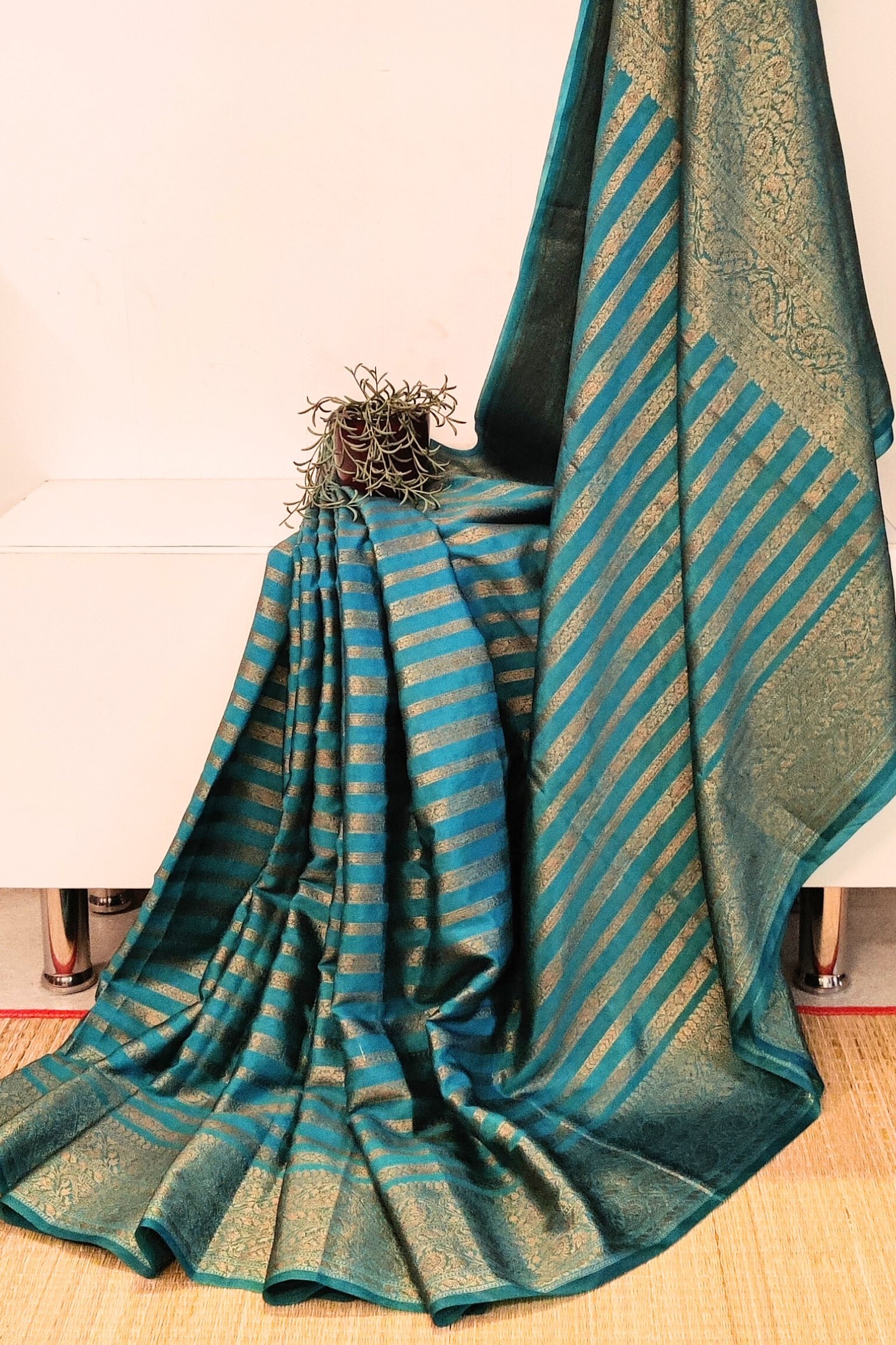 Banarasi Bloom: Teal Green and Gold Khadi Silk Saree with Banarasi Weave - Image 2