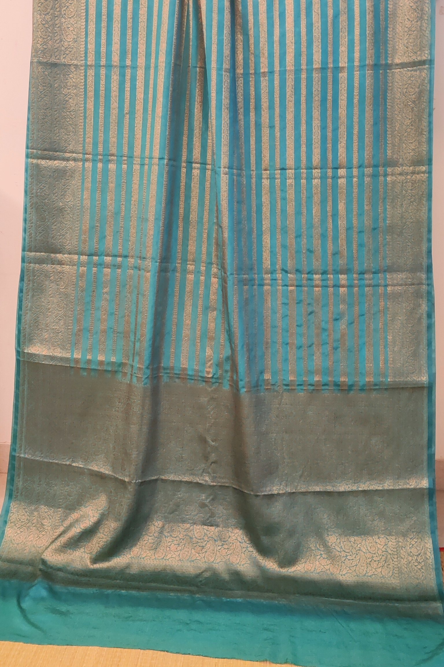 Banarasi Bloom: Teal Green and Gold Khadi Silk Saree with Banarasi Weave - Image 3