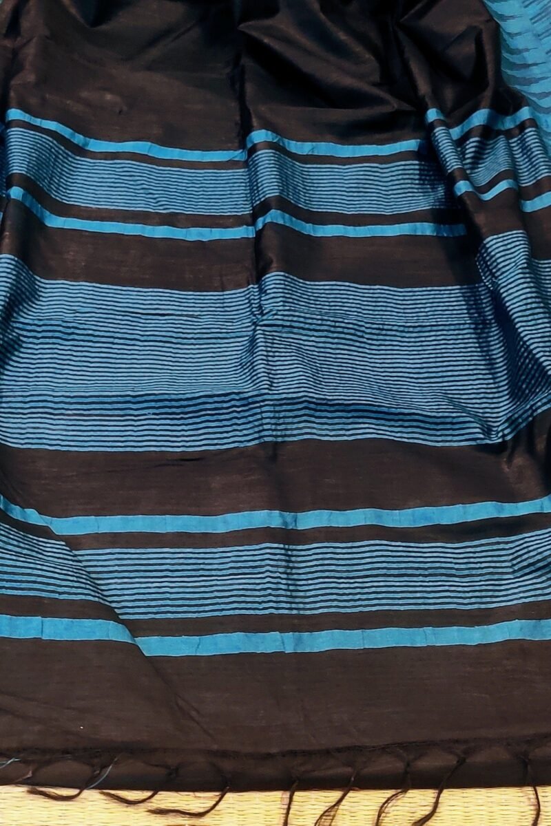 Viscose Vibrance: Black and Blue Temple Border Kota Viscose Saree - Image 7