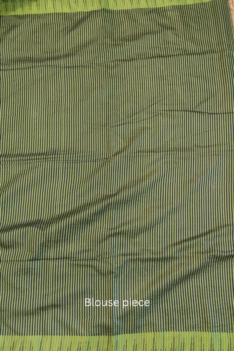 Viscose Vibrance: Navy Blue and Parrot Green Temple Border Kota Viscose Saree - Image 9