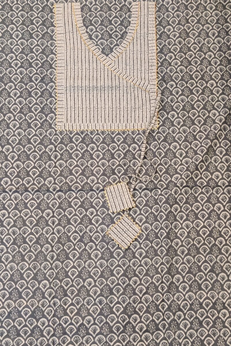 Suit stories - Grey & White Fan Print Mulmul Cotton Suit Set with Gota Patti - Image 5