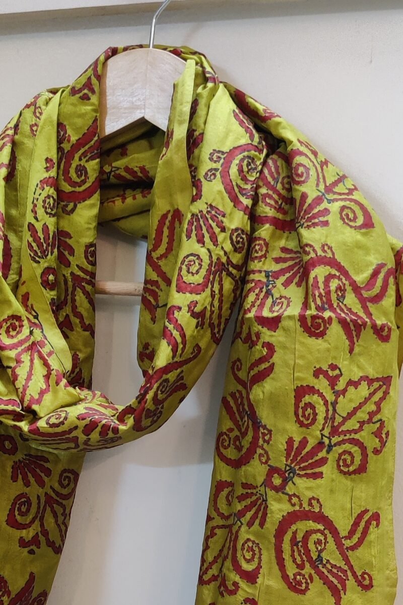 Dreamy Drapes - Moss Green & Red Tussar Peacock Kantha Stole - Image 3