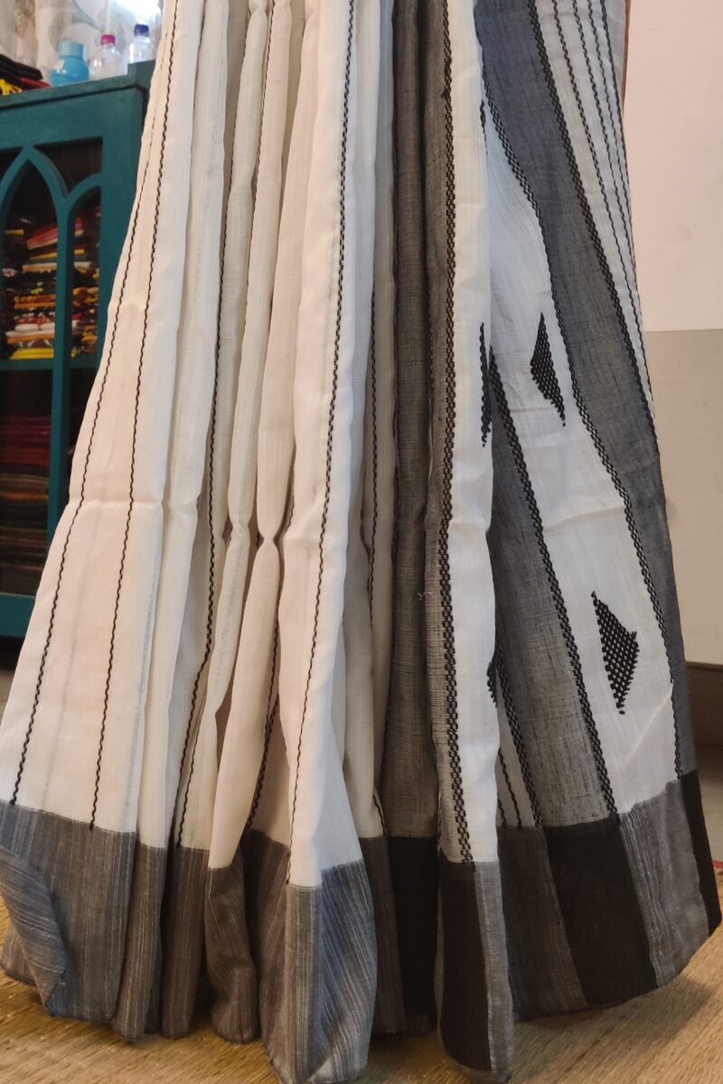 Taant Treasures - White and Grey Cotton Handloom Saree with Black Line Kantha Stitch Work - Image 3