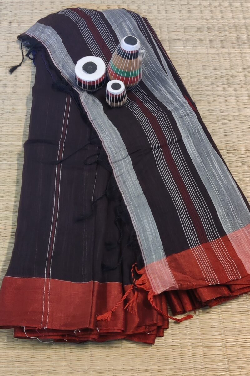 Taant Treasures - Dark Coffee and Red Cotton Handloom Saree with White and Red Line Kantha Stitch - Image 4