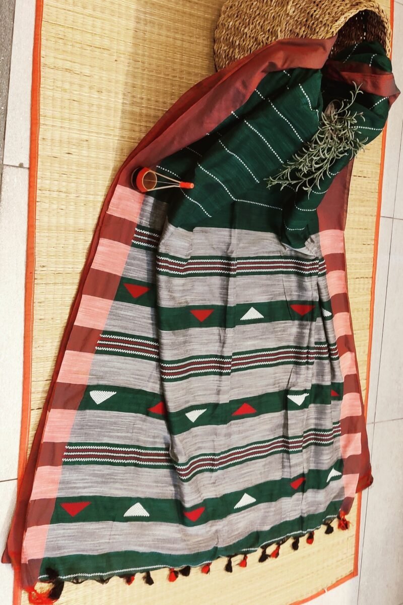 Taant Treasures - Green Taant Cotton Handloom Saree with Red and White Kantha Embroidery - Image 2