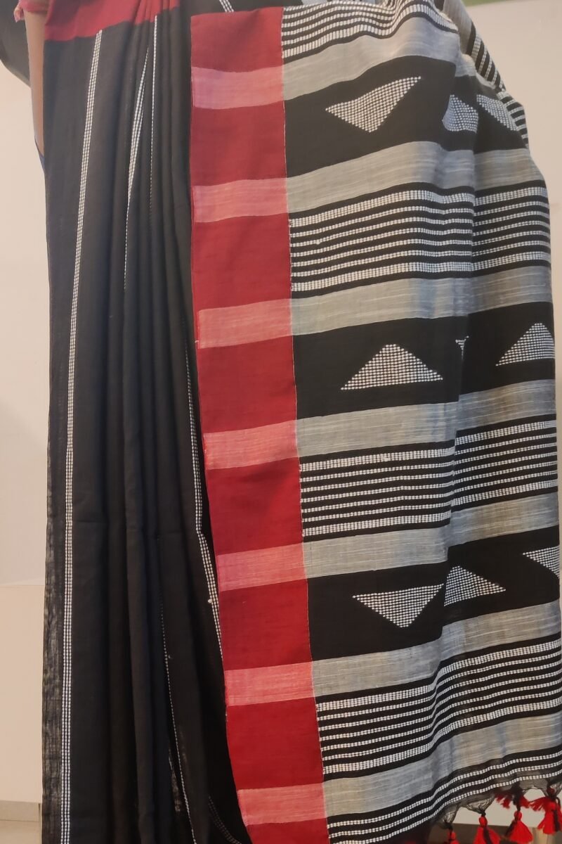 Taant Treasures - Black and Red Cotton Handloom Saree with White Line Kantha Stitch - Image 3