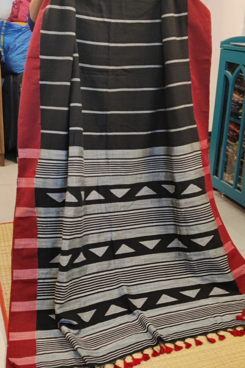 Taant Treasures - Black and Red Cotton Handloom Saree with White Line Kantha Stitch - Image 5