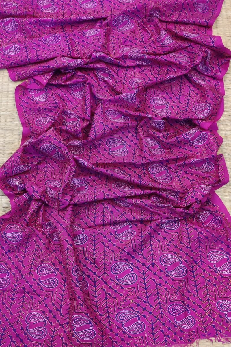 Dreamy Drapes - Hot Pink Tussar Silk Dupatta with Purple Block Print and Kantha Outlined Mango Motifs - Image 4