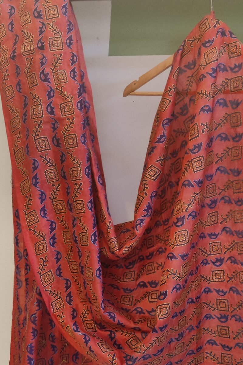 Dreamy Drapes - Coral Tussar Silk Dupatta with Purple Block Print and Blue-Yellow Kantha Outlines - Image 3