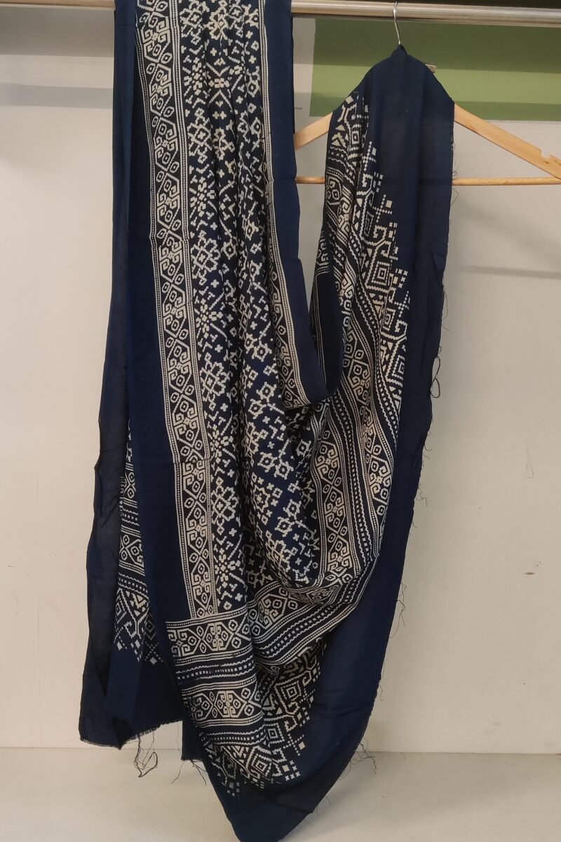 Dreamy Drapes - Navy Blue Diamond Patterned Cotton Silk Ajrakh Dupatta - Image 3