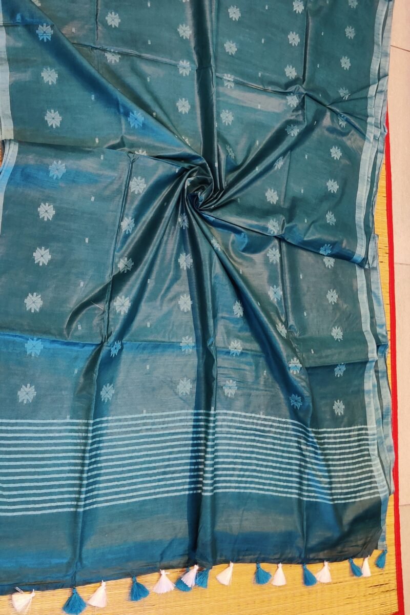 Viscose Vibrance: Peacock Green Kota Viscose Saree with Floral Machine Embroidery and Striped Pallu - Image 2
