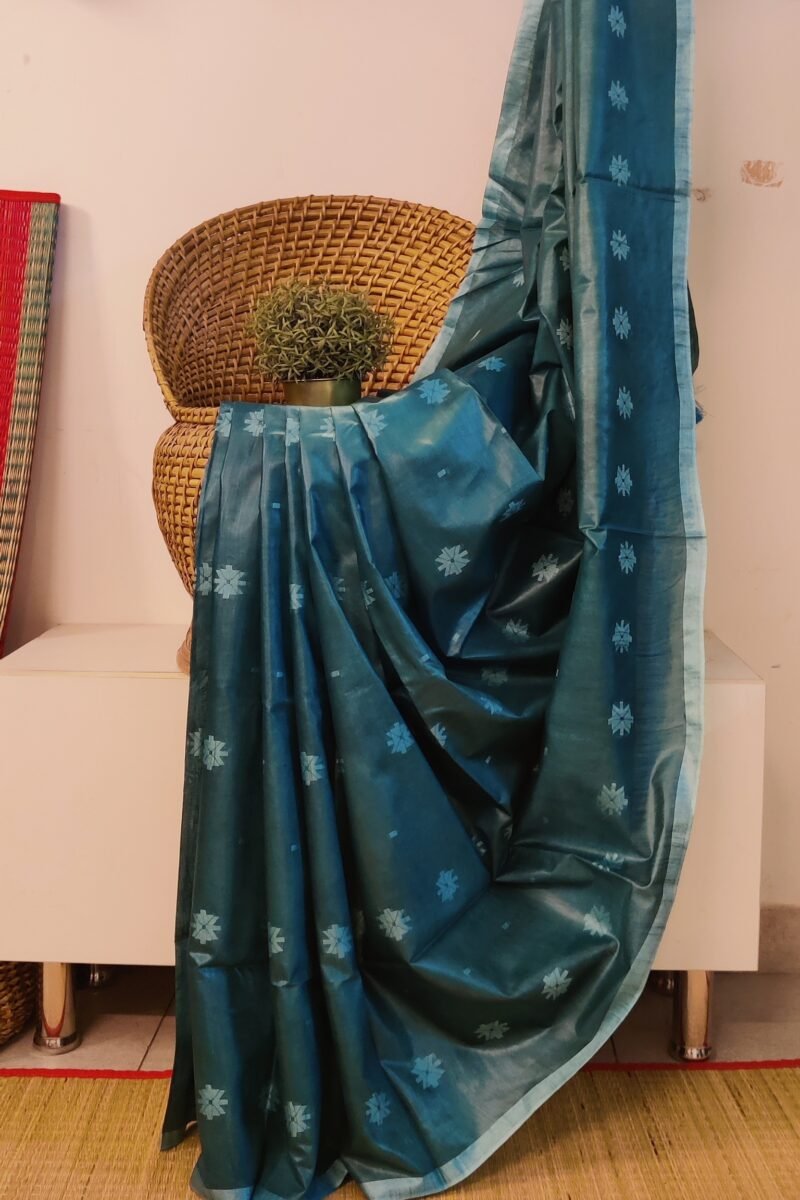 Viscose Vibrance: Peacock Green Kota Viscose Saree with Floral Machine Embroidery and Striped Pallu - Image 6
