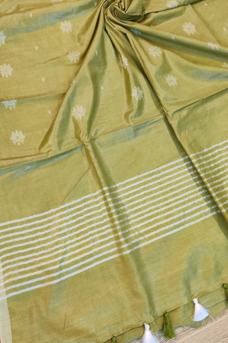 Viscose Vibrance: Light Mehandi Green Kota Viscose Saree with Floral Machine Embroidery and Striped Pallu - Image 4
