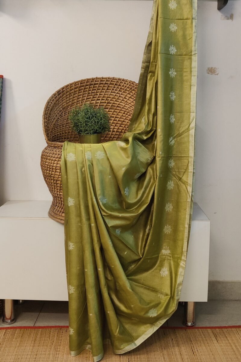 Viscose Vibrance: Light Mehandi Green Kota Viscose Saree with Floral Machine Embroidery and Striped Pallu - Image 5