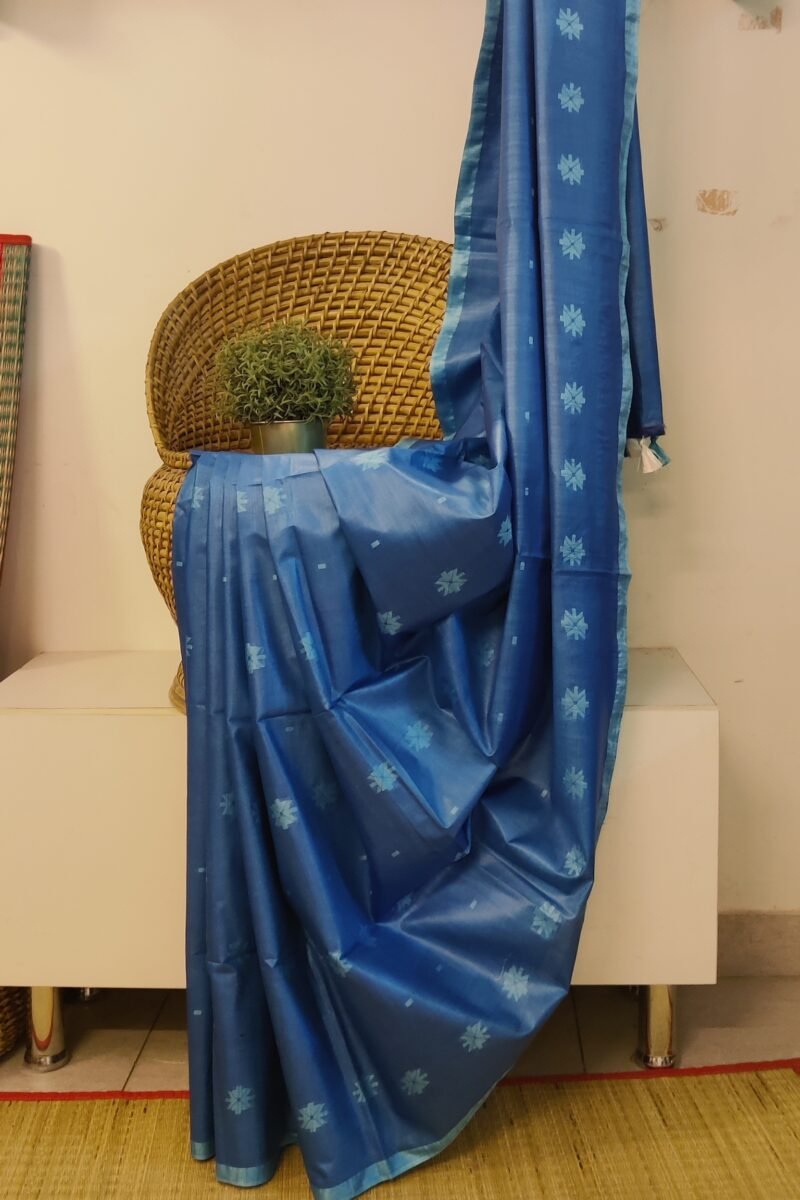 Viscose Vibrance: Blue Kota Viscose Saree with Floral Machine Embroidery and Striped Pallu - Image 5