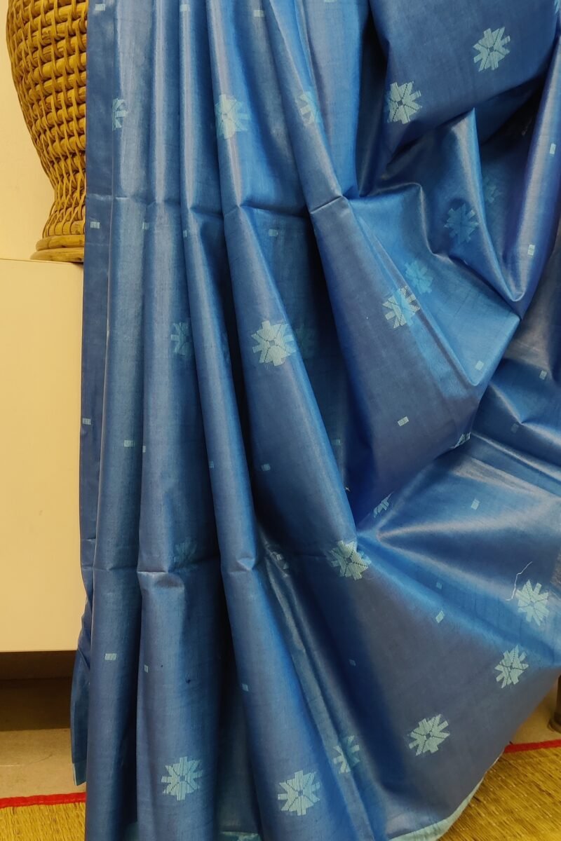 Viscose Vibrance: Blue Kota Viscose Saree with Floral Machine Embroidery and Striped Pallu - Image 7