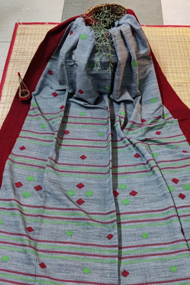 Cotton Chronicles: Dark Grey with Maroon Border and Maroon-Green Motif Assam Cotton Saree - Image 2