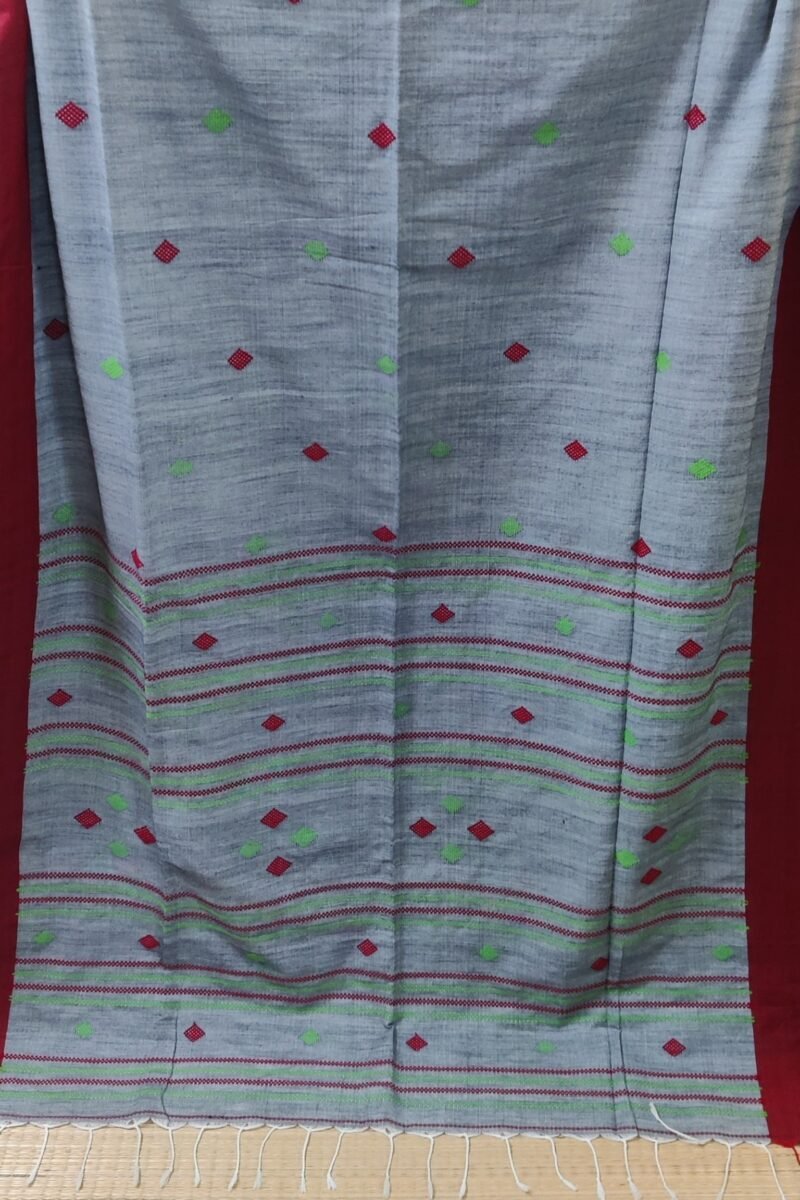 Cotton Chronicles: Dark Grey with Maroon Border and Maroon-Green Motif Assam Cotton Saree - Image 5