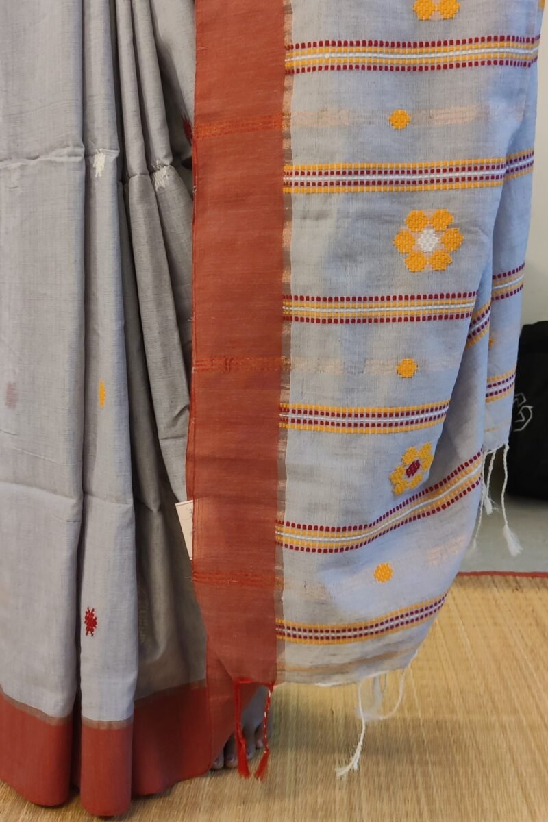 Cotton Chronicles: Light Grey with Maroon Border and Yellow-Red Floral Motif Assam Cotton Saree - Image 6