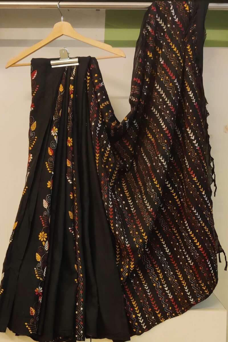 Khesh Katha: Black Khesh Cotton Saree with Multicolor Kantha Floral and Geometric Hand Embroidery - Image 3