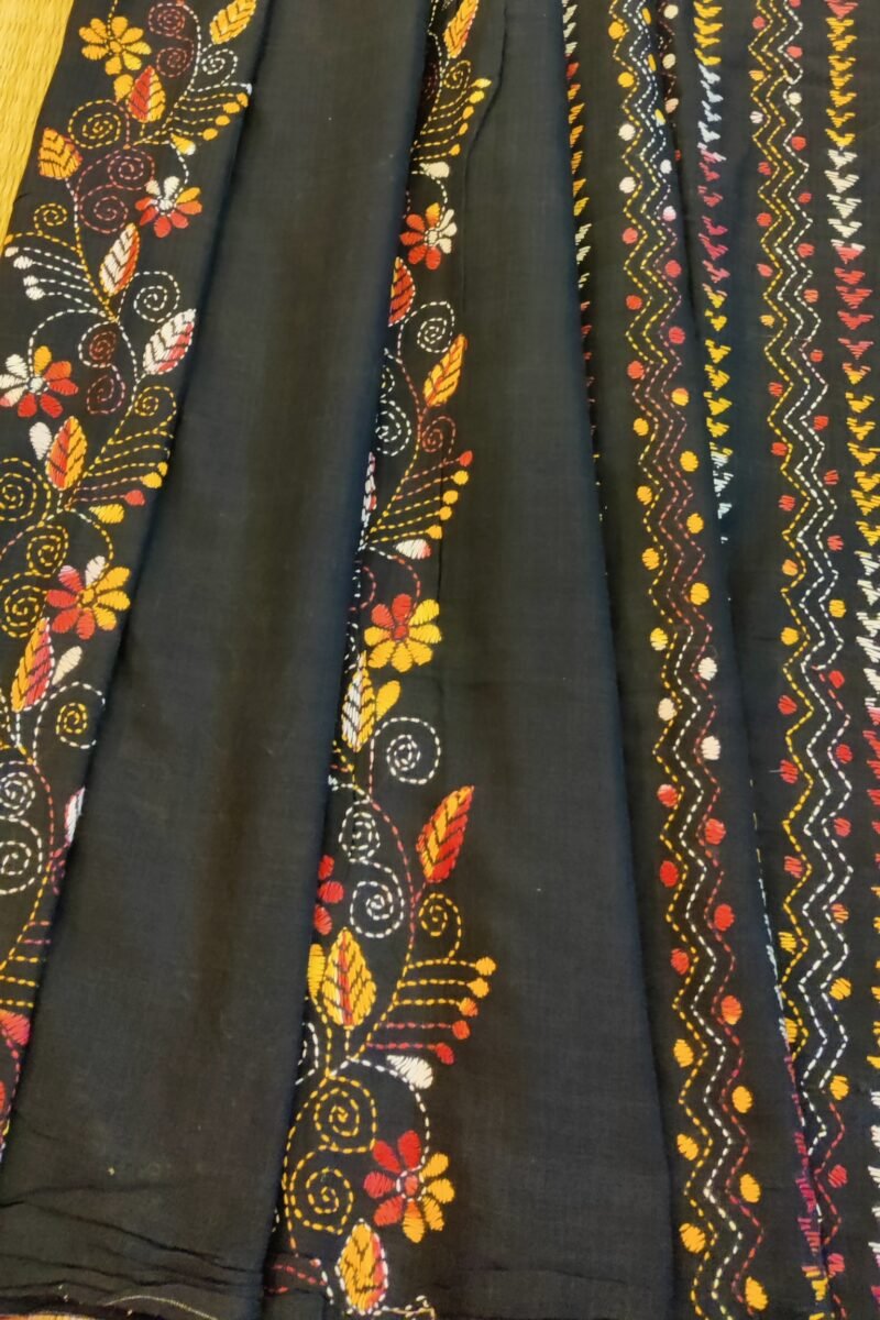 Khesh Katha: Black Khesh Cotton Saree with Multicolor Kantha Floral and Geometric Hand Embroidery - Image 5