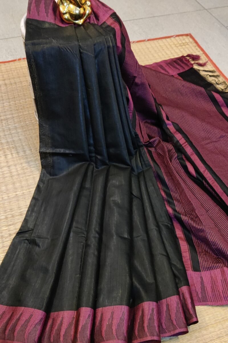 Viscose Vibrance: Black Kota Viscose Saree with Pink Temple Thread Weave Border and Striped Pallu - Image 2