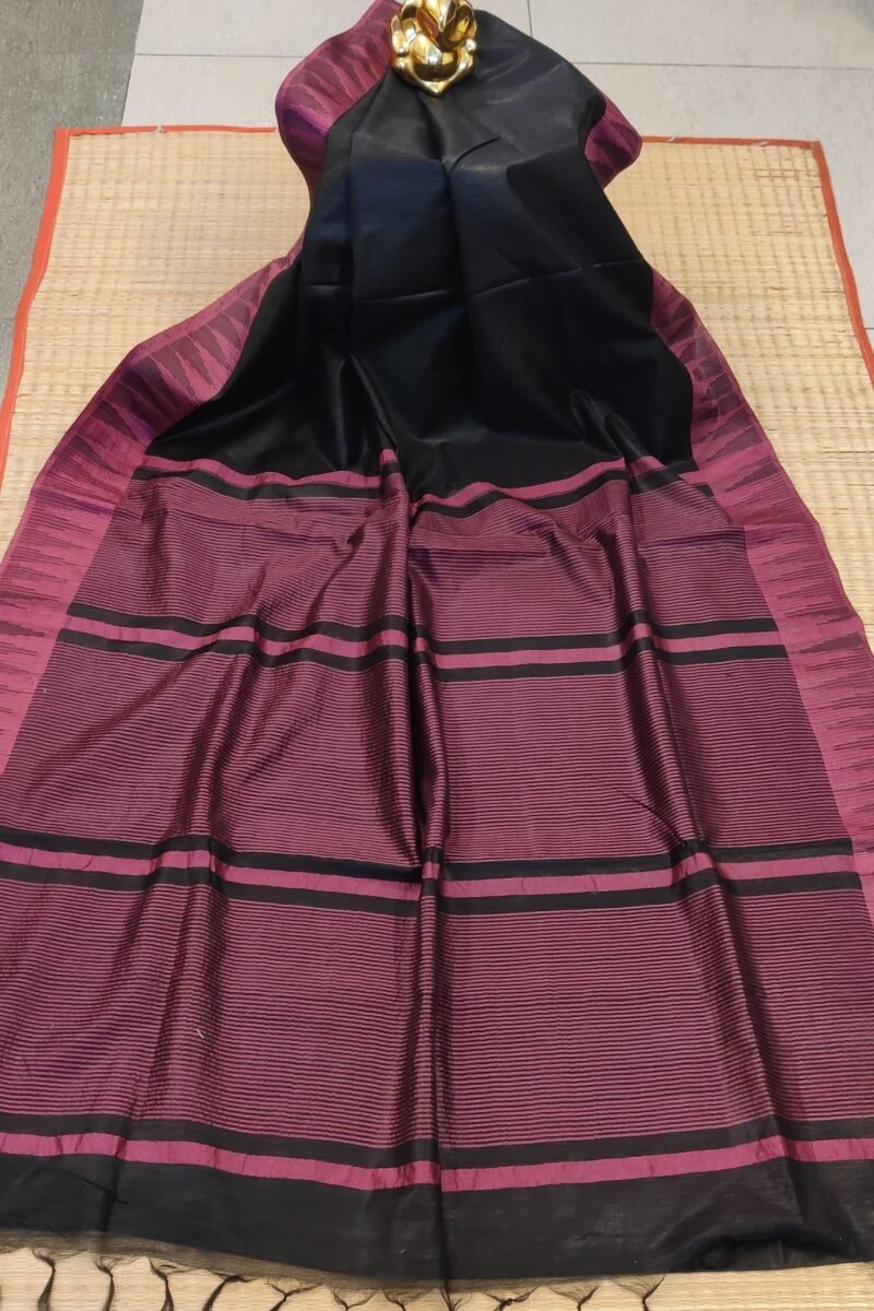 Viscose Vibrance: Black Kota Viscose Saree with Pink Temple Thread Weave Border and Striped Pallu - Image 3