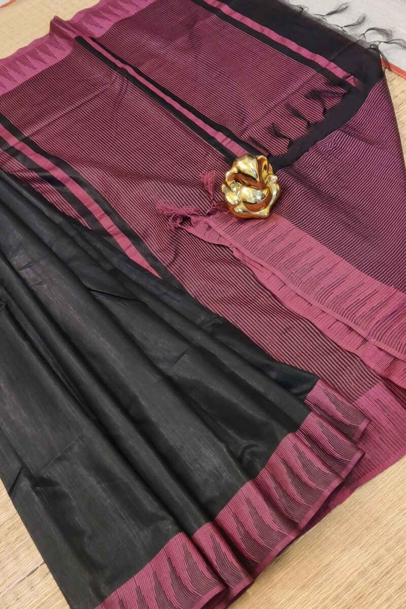 Viscose Vibrance: Black Kota Viscose Saree with Pink Temple Thread Weave Border and Striped Pallu - Image 4