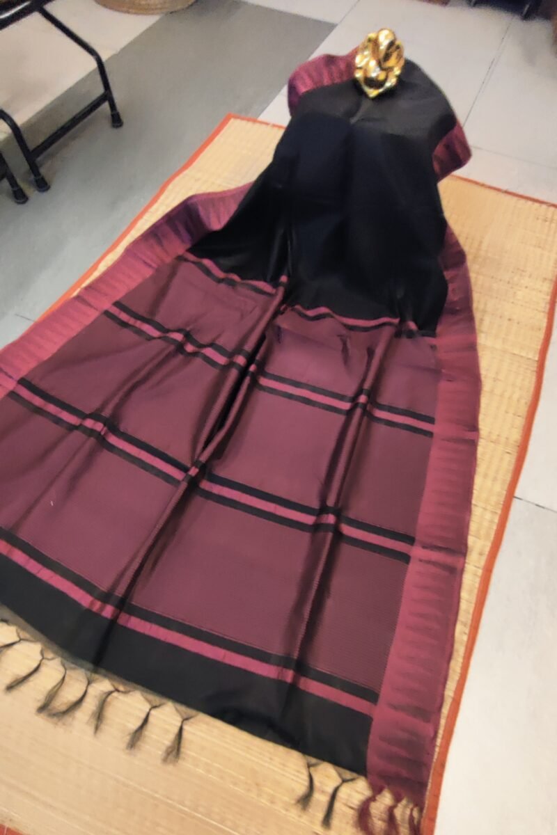 Viscose Vibrance: Black Kota Viscose Saree with Pink Temple Thread Weave Border and Striped Pallu - Image 5