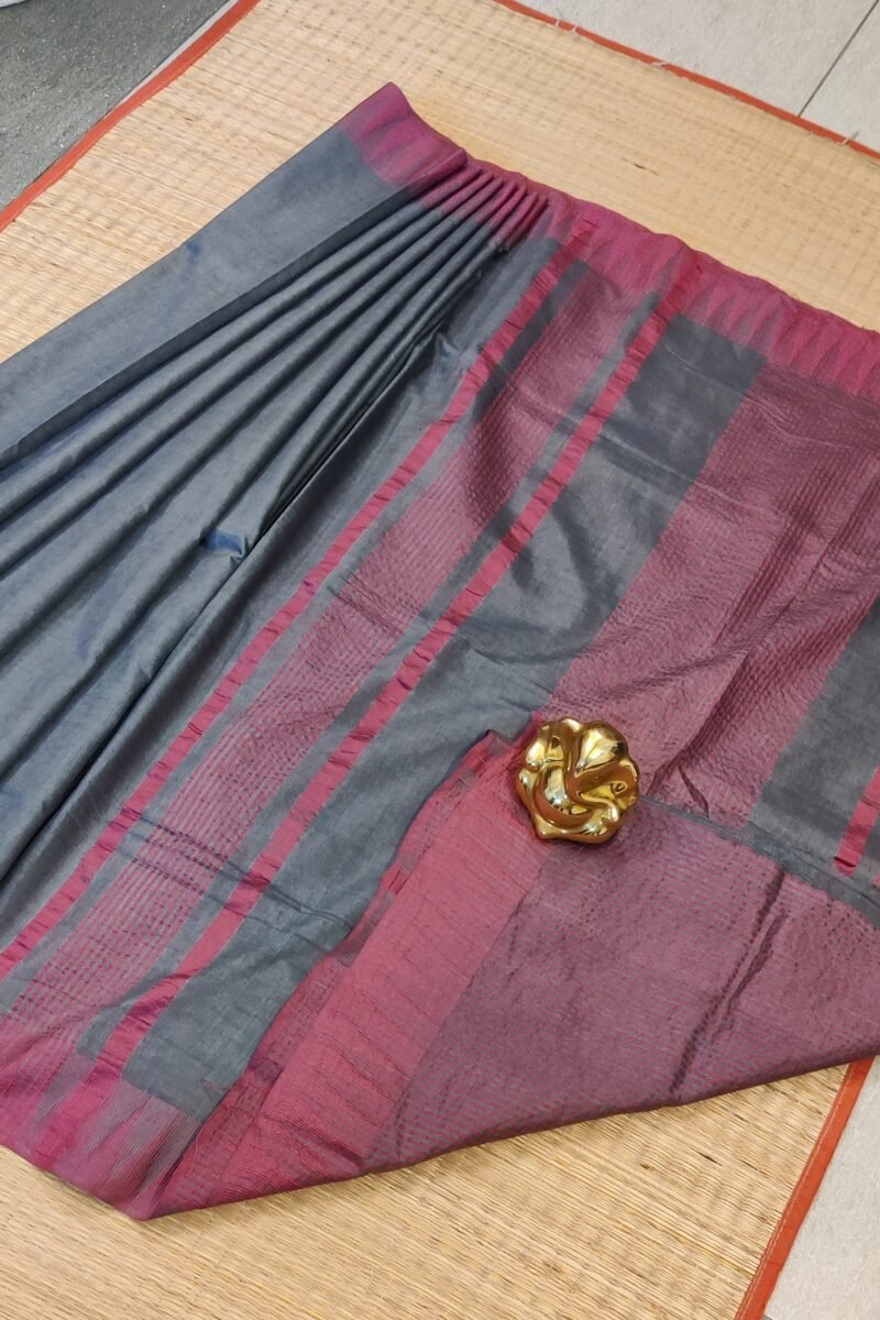 Viscose Vibrance: Soft Grey Kota Viscose Saree with Pink Temple Thread Weave Border and Striped Pallu - Image 5