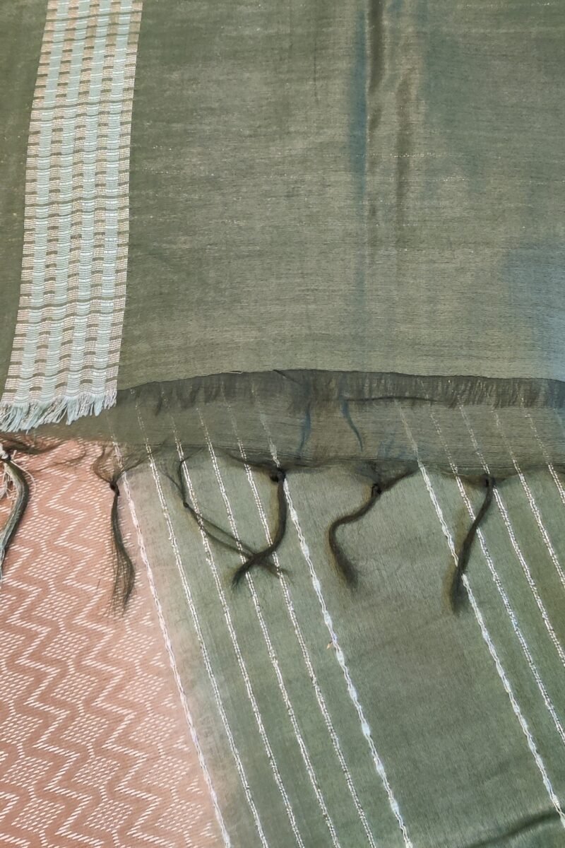 Viscose Vibrance: Brown and Bottle Green Kota Viscose Saree with Zigzag Thread Weave and Gold Box Border - Image 7