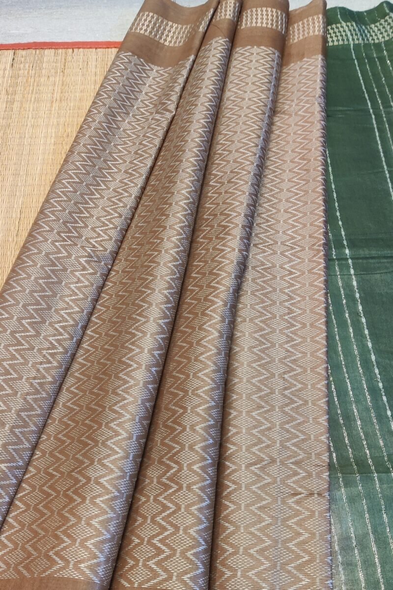 Viscose Vibrance: Brown and Bottle Green Kota Viscose Saree with Zigzag Thread Weave and Gold Box Border - Image 8