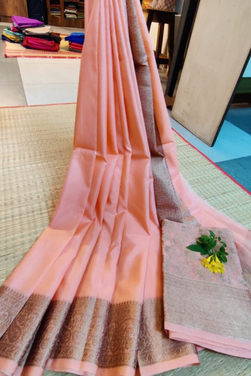 Banarasi Bloom: Pastel Peach Khadi Silk Saree with Muted Gold Karwa Banarasi Border - Image 2